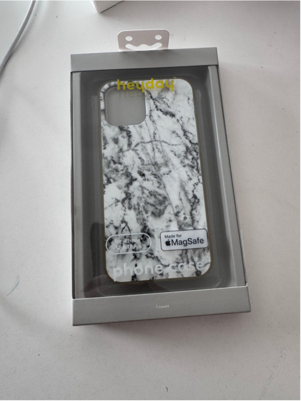 Unisex heyday MagSafe Phone Case - White and Black Marble - One Size